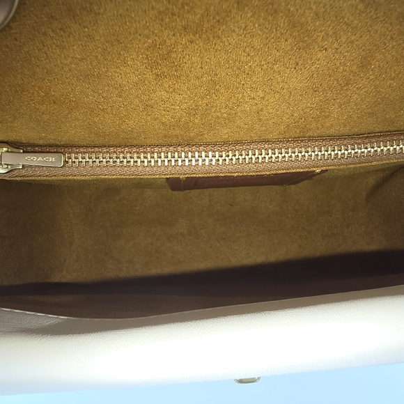 Coach Quilted Madison - Picture 12 of 15